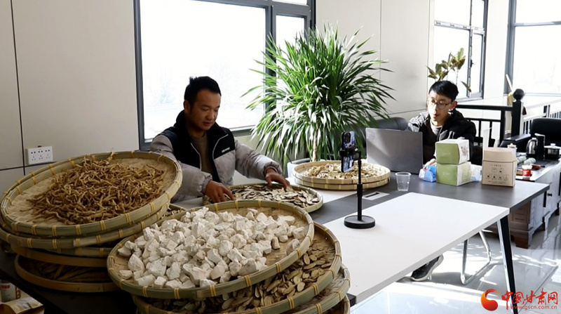 岷县：“新电商”做出“大文章”(图1)