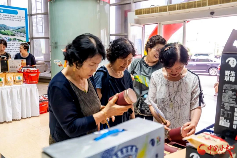 岷县：“新电商”做出“大文章”(图3)