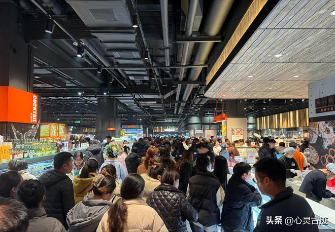 实体店没出路？人民日报怒批：死的不是实体店是20年不变经营脑(图2)