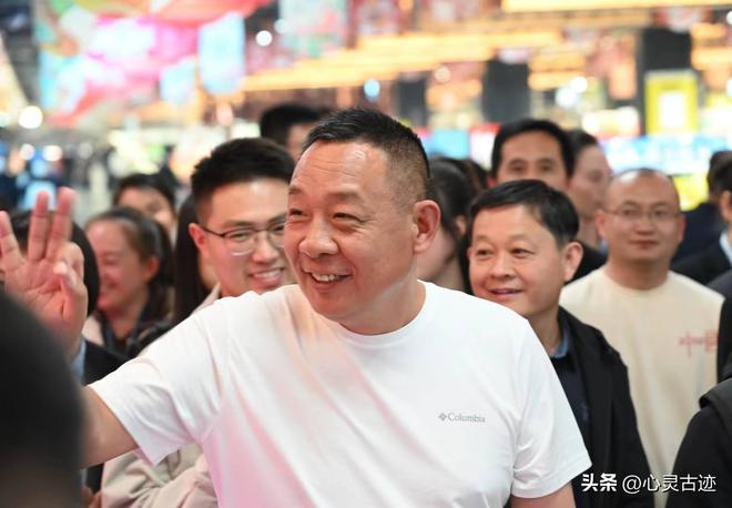 实体店没出路？人民日报怒批：死的不是实体店是20年不变经营脑(图21)