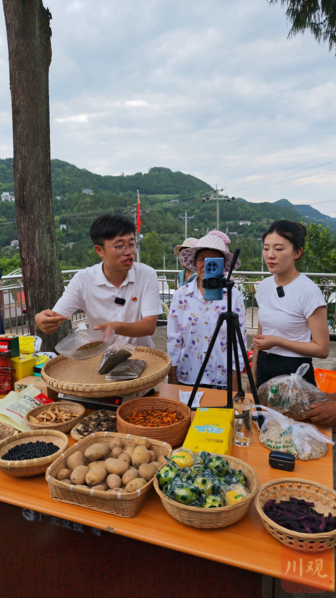四川这个欠发达县为何有400多名网络主播？丨不懂就问——经济热点一线探访⑱(图2)