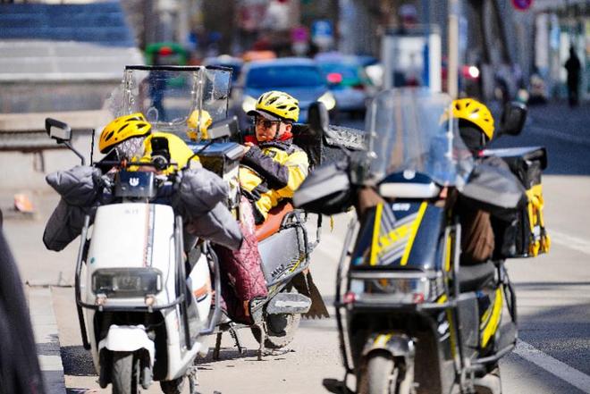外卖钱难赚？美团“摊牌”了！淘宝、京东到底图什么？(图1)