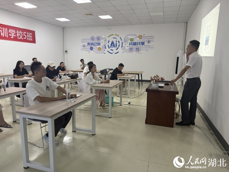 活力中国调研行丨湖北天门：上万“服二代”电商卖全球(图2)