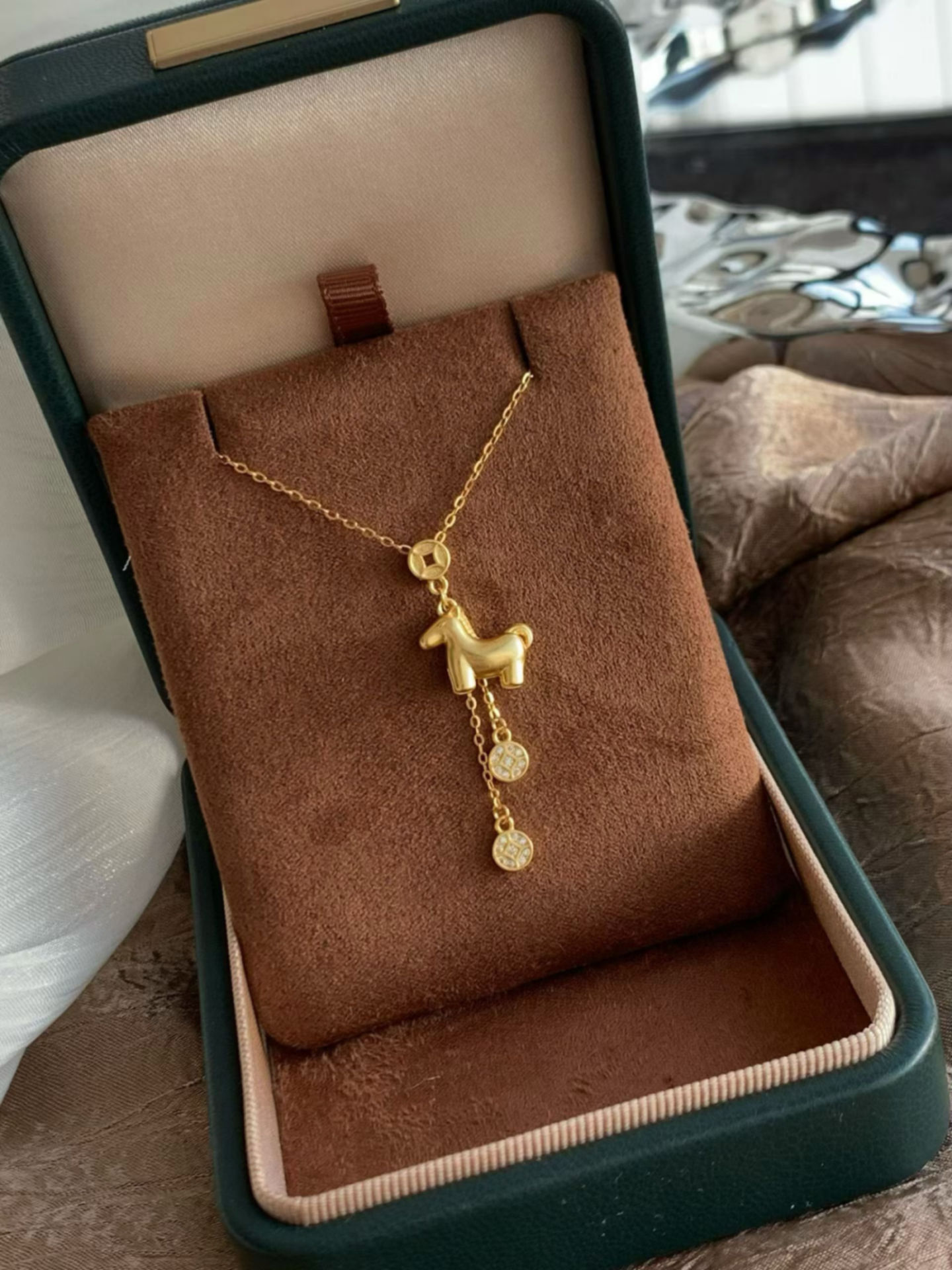 最低十几元金价狂飙下年轻人盯上了“次抛黄金”(图2)