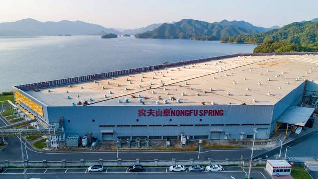 农夫山泉用“利润共享”终结内卷重塑实体零售的价值底座(图1)